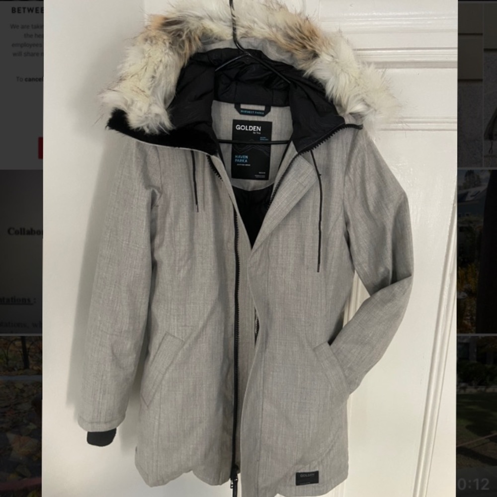 Water repellent Golden parka